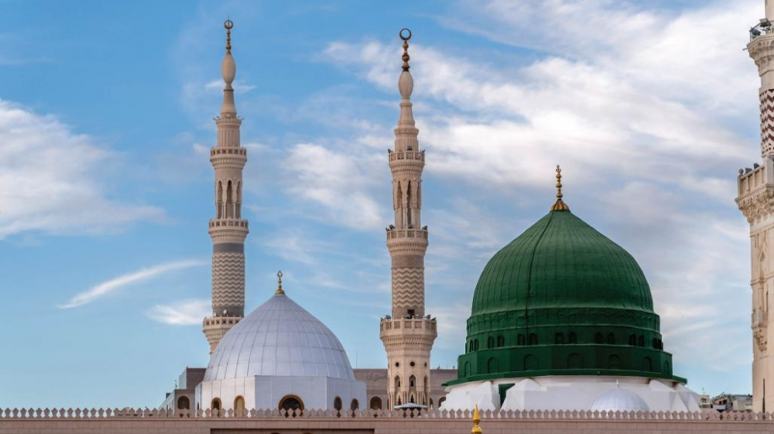 لمعات قرآنية في منزلة الرسول السامية